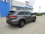 Used 2017 Toyota Highlander XLE image 5