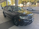 Certified 2024 Volkswagen Tiguan SE image 3