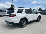 Used 2025 Honda Pilot Touring image 3