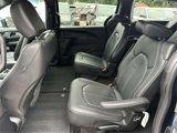 Used 2022 Chrysler Pacifica Touring-L w/ S Appearance Package image 5