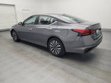Used 2024 Nissan Altima 2.5 SV image 3