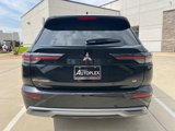 New 2025 Mitsubishi Outlander SE image 2