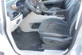Used 2024 Chrysler Pacifica Limited image 5