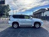 Used 2017 Lexus GX 460 image 2