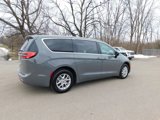 New 2025 Chrysler Pacifica Select image 3