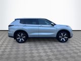 New 2025 Mitsubishi Outlander SE image 4