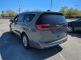 New 2025 Chrysler Pacifica Select image 3