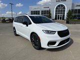 New 2025 Chrysler Pacifica Limited w/ Uconnect Theater Family Group image 2