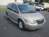 Used 2006 Chrysler Town & Country Touring image 4