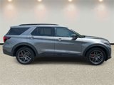 Used 2025 Ford Explorer ST image 4