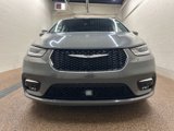 Used 2022 Chrysler Pacifica Touring-L image 6