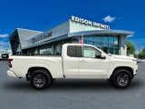 Used 2025 Nissan Frontier SV w/ SV Convenience Package image 3