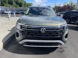 New 2025 Volkswagen Atlas Peak Edition SE image 4