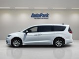 Used 2023 Chrysler Pacifica Touring-L image 4