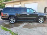 Used 2013 Chevrolet Suburban LTZ image 2