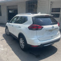 Used 2020 Nissan Rogue SV image 3