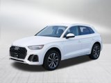 Certified 2024 Audi Q5 2.0T Premium w/ Convenience Package image 3