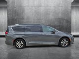 Used 2020 Chrysler Pacifica Touring-L w/ Premium Audio Group image 4