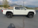 Used 2017 Toyota Tacoma TRD Off-Road image 3