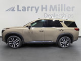 New 2025 Nissan Pathfinder Platinum image 2