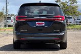 New 2025 Chrysler Pacifica Select image 6