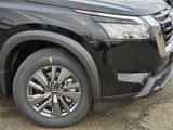 New 2025 Nissan Pathfinder S image 3