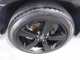 Used 2024 Land Rover Defender 130 X-Dynamic SE image 4