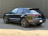 Certified 2024 Porsche Macan image 3
