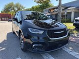 Used 2023 Chrysler Pacifica Touring-L image 2