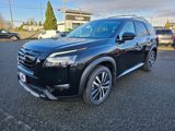 New 2025 Nissan Pathfinder Platinum w/ Black Appearance Package image 3