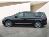 New 2025 Chrysler Pacifica Select image 4