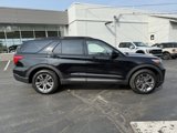 Used 2022 Ford Explorer XLT w/ Equipment Group 202A image 2