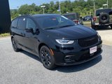 New 2025 Chrysler Pacifica Limited image 2