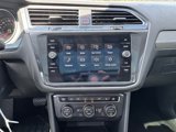 Used 2020 Volkswagen Tiguan SE w/ Panoramic Sunroof Package image 6