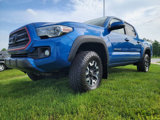 Used 2017 Toyota Tacoma TRD Off-Road w/ Premium & Technology Package image 3