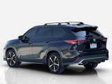Used 2022 Toyota Highlander XSE image 2