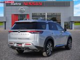 New 2025 Nissan Pathfinder Platinum image 3