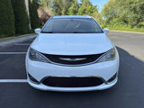Used 2019 Chrysler Pacifica Touring-L image 2