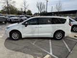 New 2025 Chrysler Pacifica Select w/ Uconnect Theater Family Group image 4