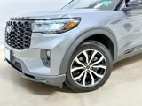 Used 2025 Ford Explorer ST-Line image 2