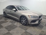 Used 2020 Volvo S60 T6 Momentum image 4