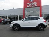 Used 2025 Volvo XC40 B5 Core image 2