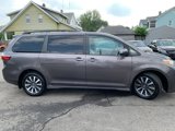 Used 2018 Toyota Sienna XLE image 4