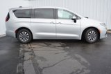 Used 2023 Chrysler Pacifica Touring-L image 2