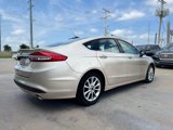 Used 2017 Ford Fusion SE w/ Fusion SE Technology Package image 3