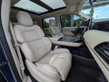 Used 2019 Lincoln Navigator Reserve image 5