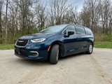 New 2025 Chrysler Pacifica Select image 2