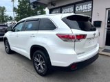Used 2016 Toyota Highlander XLE image 2