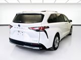 Used 2024 Toyota Sienna Platinum image 4
