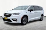 New 2025 Chrysler Pacifica Select image 2